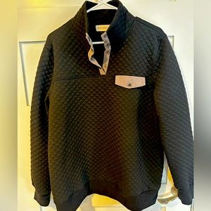 Women’s quilted pullover sweatshirt